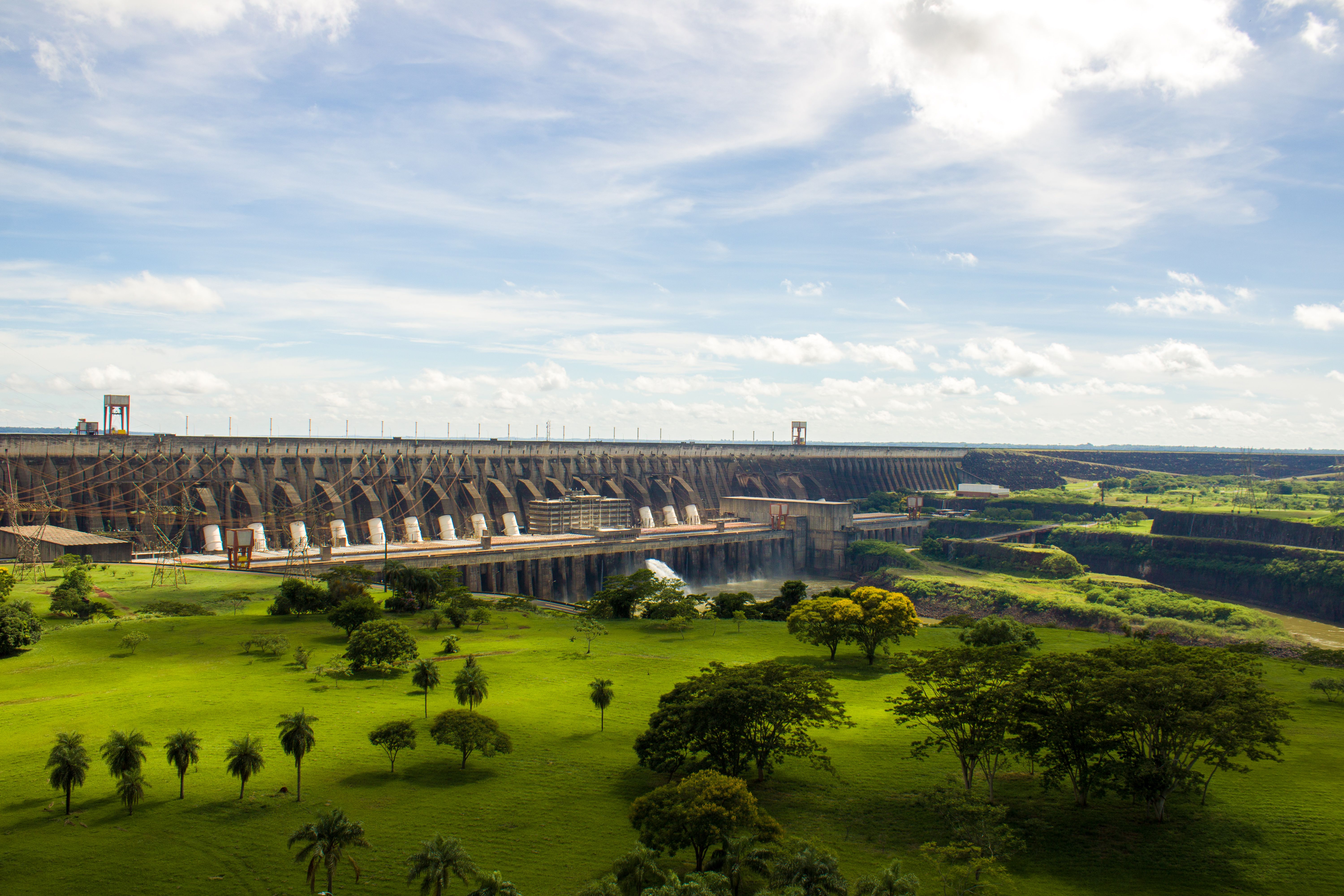 Itaipu Binacional — visita panorâmica em Foz do Iguaçu